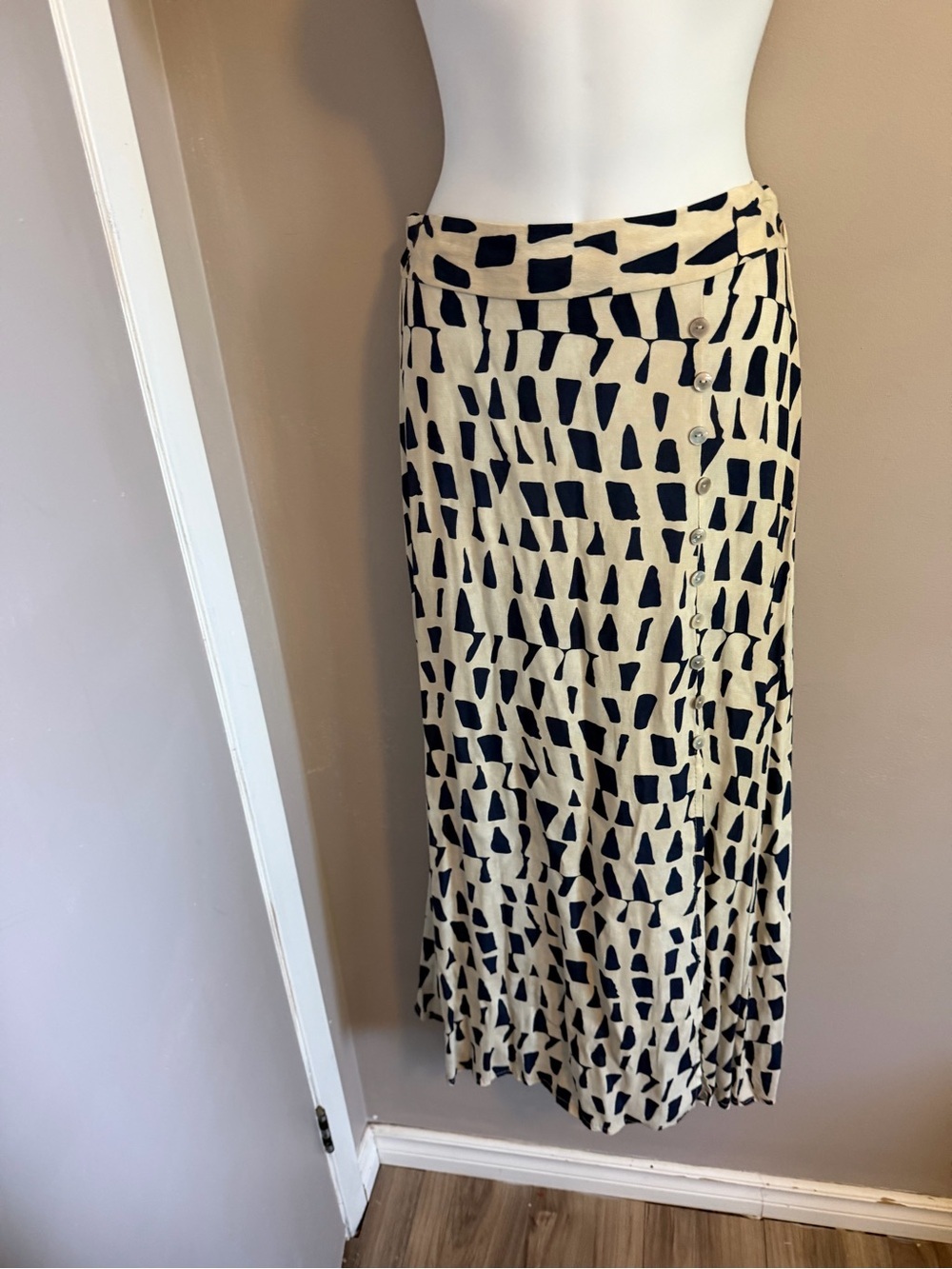 Andromede Paris Abstract Button-Down Viscose Maxi Skirt S